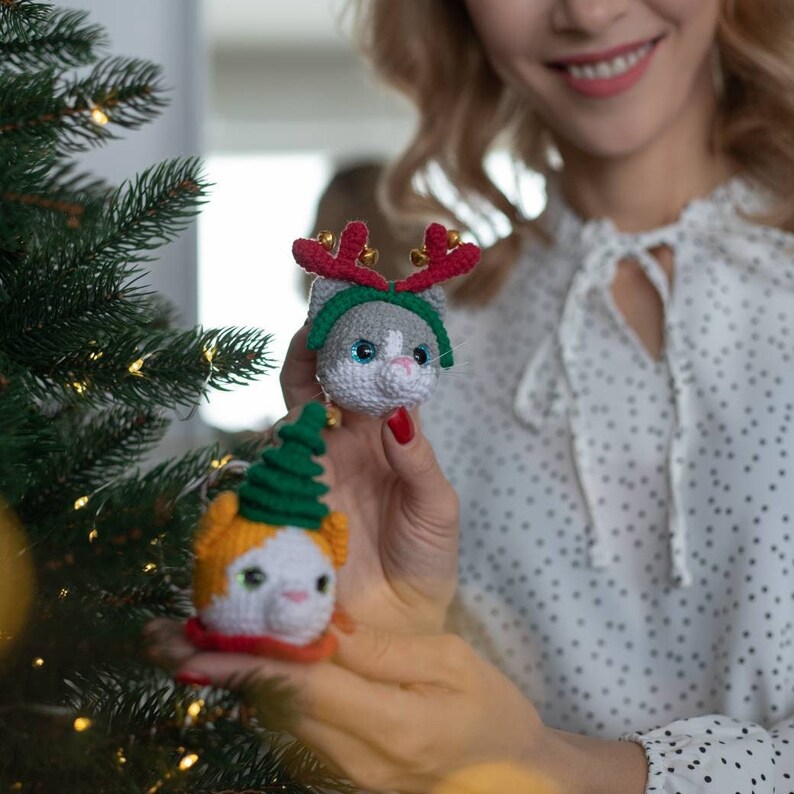 Crochet Christmas tree cat ornament, amigurumi Christmas tree decorations, amigurumi Christmas baubles pattern, christmas ornament image 10