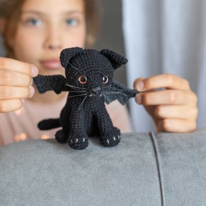 Black cat crochet pattern, amigurumi Halloween pattern, Halloween Kitten, Vampire cat, BatCat image 9