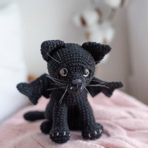 Black cat crochet pattern, amigurumi Halloween pattern, Halloween Kitten, Vampire cat, BatCat image 3
