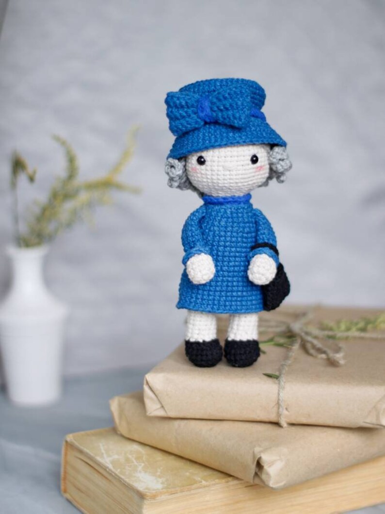 The Queen Elizabeth Crochet Pattern Amigurumi Queen Pattern Etsy