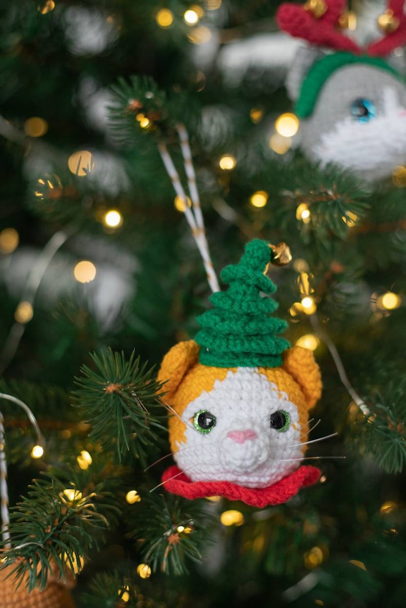 Crochet Christmas tree cat ornament, amigurumi Christmas tree decorations, amigurumi Christmas baubles pattern, christmas ornament image 8