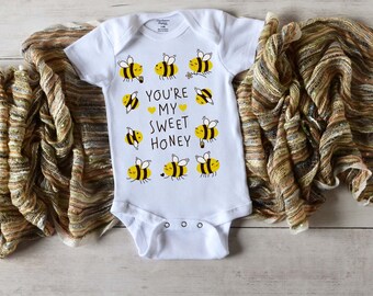 baby bumble bee romper Bumble Bee onesie cute animal onesie cute newborn onesie bumble bee one piece outfit Bumble Bee set