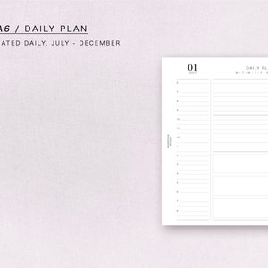 Könnte beinhalten: Ein A6-Tagesplaner mit weißem Hintergrund und schwarzem Text. Der Planer ist täglich von Juli bis Dezember datiert. Der Planer hat einen Bereich für tägliche Aufgaben und einen Bereich für Notizen.