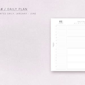 Może przedstawiać: Plan dzienny A6 z białym tłem. Planer jest datowany codziennie od stycznia do czerwca. Strona pokazuje datę "01 stycznia" na górze, z liniami do planowania i trzema prostokątnymi polami na notatki.