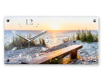 DESIGNER-WANDUHR aus Stein (Beton) - Bank am Strand