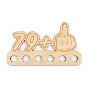 Geldgeschenk zum 80. Geburtstag für Männer - Origineller Wunscherfüller „Mittelfinger 79+" aus Holz