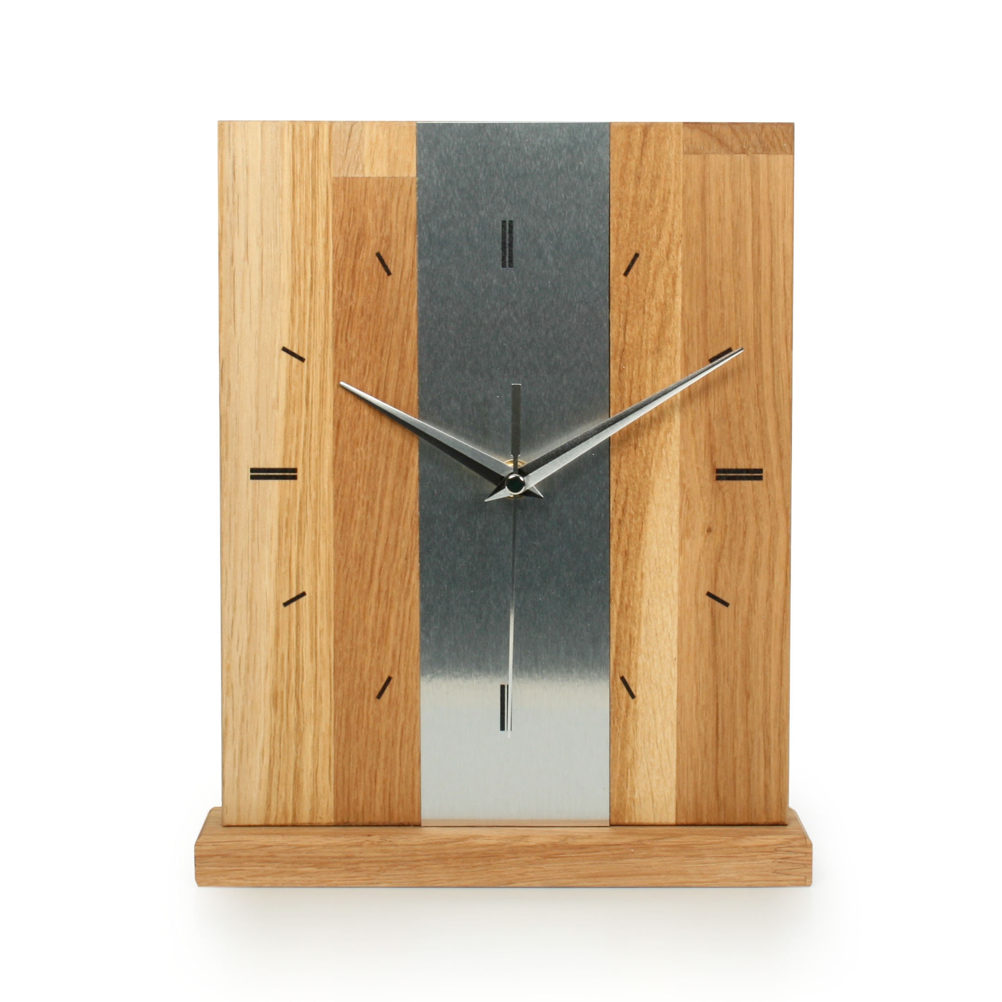 Wanduhr Funkuhr Im Eichenlook – 30 Cm, Gut Lesbar Mit Arabischen Zahlen, Batteriebetrieben