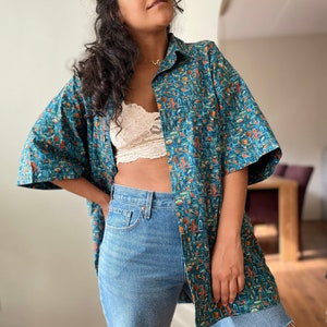 Vintage 90s Oversized Unisex Shirt | Colorful Vintage Shirt