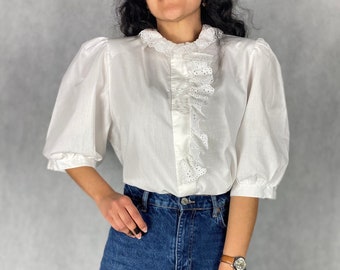 80s Vintage Folk Blouse / White Ruffled Broderie Anglaise Traditional Austrian Trachten Blouse