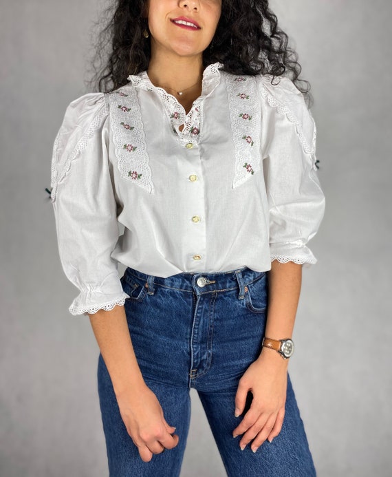80s Vintage Folk Embroidered Blouse / White Ruffle