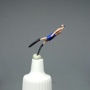 Miniature Figure Diver Diving man pose #1 HO 1:87 NO PREISER New