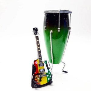 Miniature Bungo Single Green + Guitar Bob Mar ley Display Instrument Music Property Figure