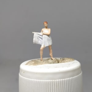 Miniature Figure Woman with towel #5 Figure Set HO 1:87 NO PREISER