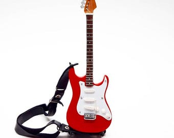 Miniature Guitar Fen der Red Strap Musical Mini Figure Only Display Scale 1:4 Special Gift