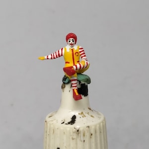 Miniatur Figur Sitzender Mann HO Maßstab 1:87 KEIN PREIS