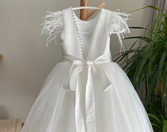 Abito da damigella con maniche a piume: abito da comunione con schiena a V in tulle a pois