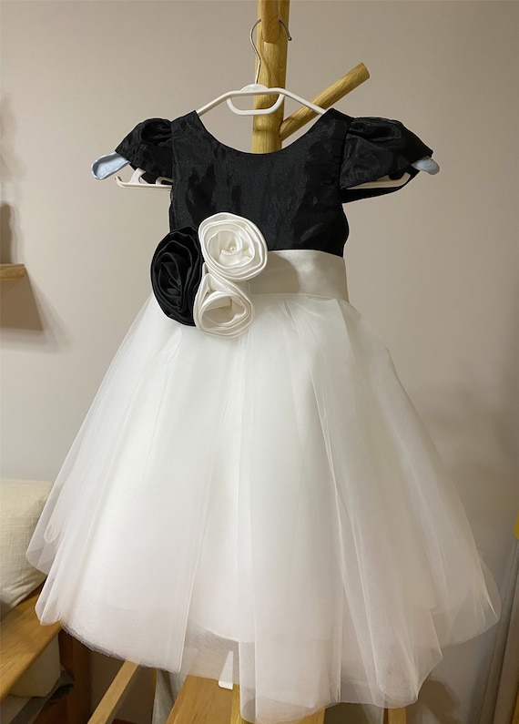 Flower girl dress black and white 2025