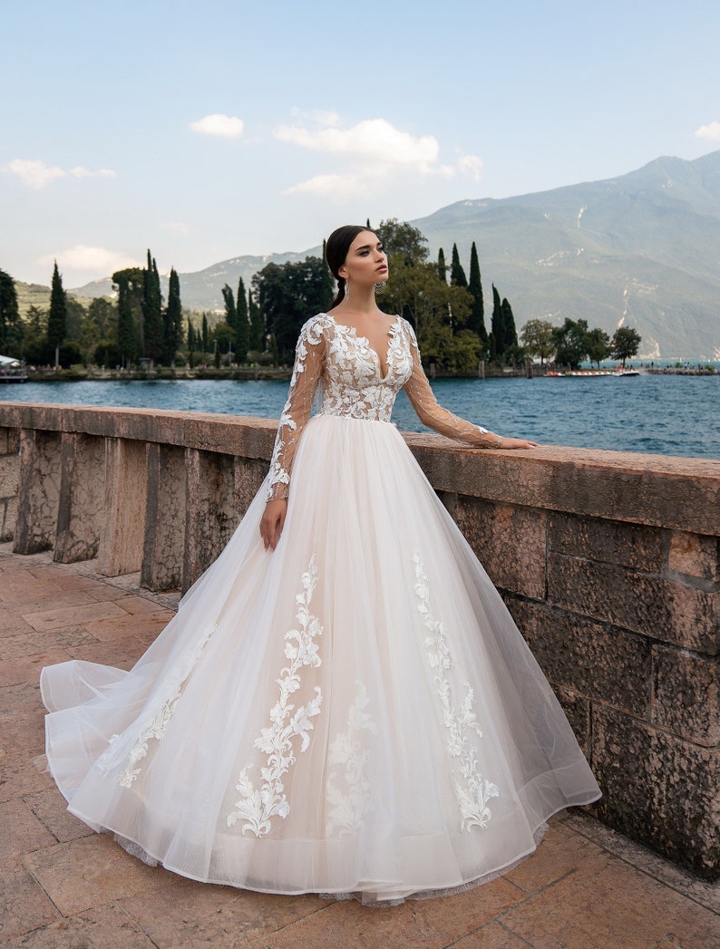 20+ Breathtaking Winter Wedding Dresses ...