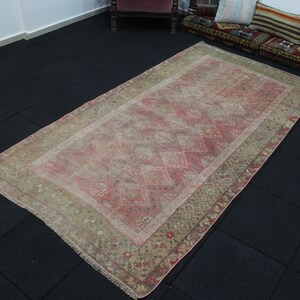 トルコ絨毯、ヴィンテージ絨毯、4.3x7.7 フィートの絨毯、ピンク色の絨毯、オリエンタル絨毯、エリア絨毯、リビングルーム絨毯、手作り絨毯、ウール絨毯、ウシャク絨毯、アンティーク