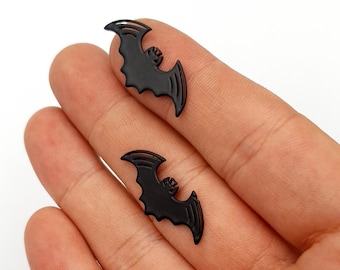 Breloque chauve-souris en plaqué noir, breloque de collier chauve-souris en plaqué noir, pendentif chauve-souris d'Halloween, boucle d'oreille noire, bijoux découpés au laser, accessoires 13 x 34 mm