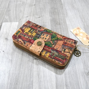 Grand portefeuille en liège imperméable, idée cadeau pour femme vegan, utile et tendance, motif maisons