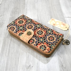 Grand portefeuille en liège imperméable motif mosaïques étoile, idée cadeau pour femme vegan, utile et tendance