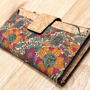 Portefeuille en liège motif tropical, idée cadeau originale pour vegan, liège artisanat espagnol impression fleurs