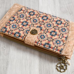 Cartera hecha a mano en corcho natural, un regalo vegano original, útil y práctico, tarjetero de corcho, estampado mosaico