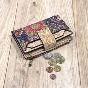 Cartera de corcho para mujer con estampado de mandala de colores - Monedero vegano - Accesorio artesanal ecológico - Regalo ético y natural