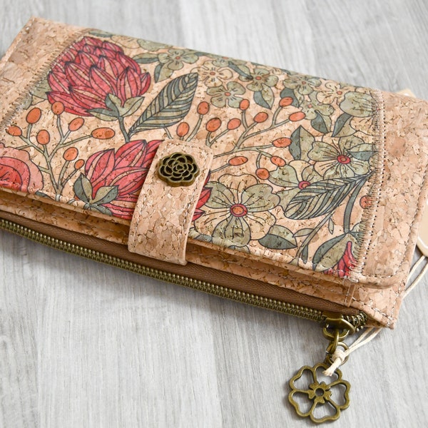 Handmade wallet in natural cork, an original vegan gift, useful and practical, cork card holder, flower pattern