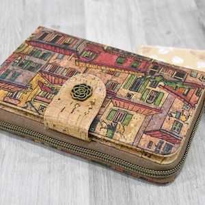Portefeuille artisanal en liège naturel, un cadeau éco-responsable pour les végans, cadeau femme utile et tendance, motif fleurs champêtres