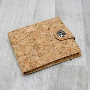 Handmade natural cork wallet for men, gift idea for vegan, crafted in cork, magnetic closure