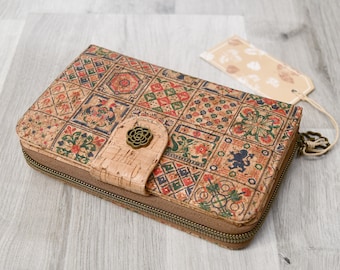 Waterproof cork wallet, gift idea for eco-responsible women, useful and trendy, mosaic pattern