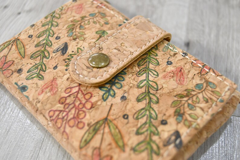 Ecological Vegan cork wallet and card holder: light and water-resistant accessory, gift idea with minimalist floral pattern image 6