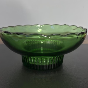 Vintage E.O. Brody Co. M2000 Green Glass Scalloped Bowl 6 1/2" x 3"