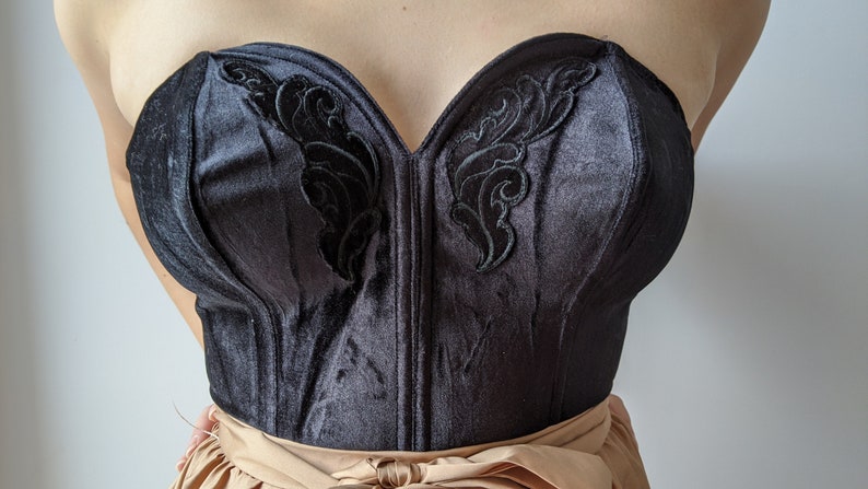 Fits UK size 10-12 Stunning Vintage Velvet Bustier UK Bra Size 36C