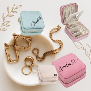 Personalised Jewellery Box Square Velvet Beautiful Gift for Christmas Bride Anniversary Travel Present Mirror
