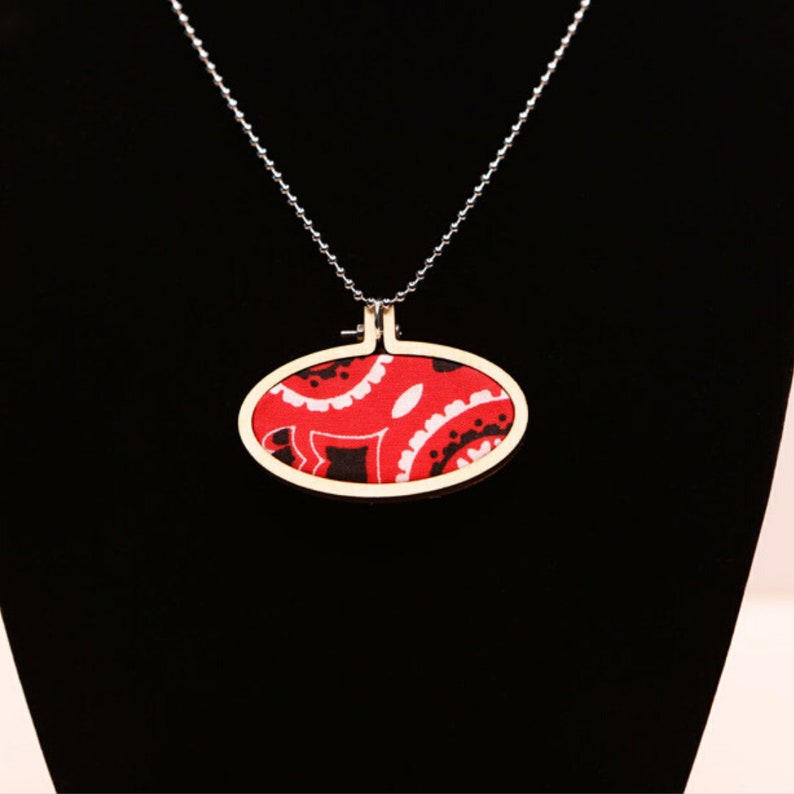 Red Bandana NecklacePendantWooden Embroidery Hoop NecklaceBo-Ho NecklaceCute NecklaceOOTDBandana JewelryStatement Necklace