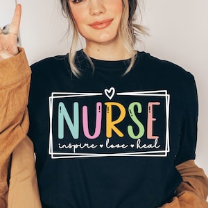 Verpleegkundige Inspire Love Heal SVGP NG, verpleegkundige modus Svg, verpleegkundige leven Svg, cadeaus voor verpleegkundige Svg, verpleging svg, bestanden knippen voor Cricut, sublimatie ontwerpen