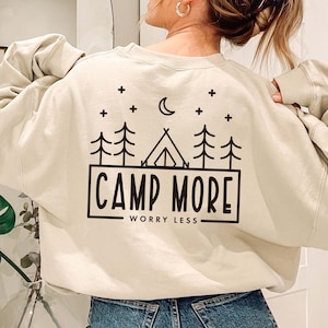 Acampa más preocupaciones menos SVG, Camper SVG, Aventura Svg, Camisa de camping Svg, Vacaciones svg, Vida de camping Svg, Regalo para ella Svg, Png Dxf Cricut