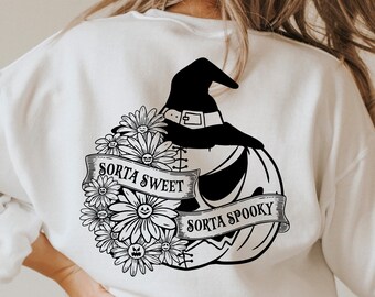 PNG e SVG "Mais Doce, Mais Assustador", SVG Floral de Margarida e Abóbora, SVG da Temporada Assustadora, SVG Engraçado de Halloween, SVG para Camiseta de Halloween, Sublimação