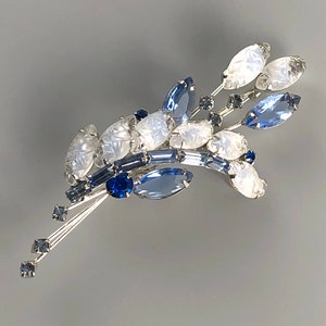 Juliana D & E Molded Opalescent Frosted Givre and Clear Shades of Blue, Aqua Glass Tiered Brooch/Vintage Delizza Elster Layered 3D