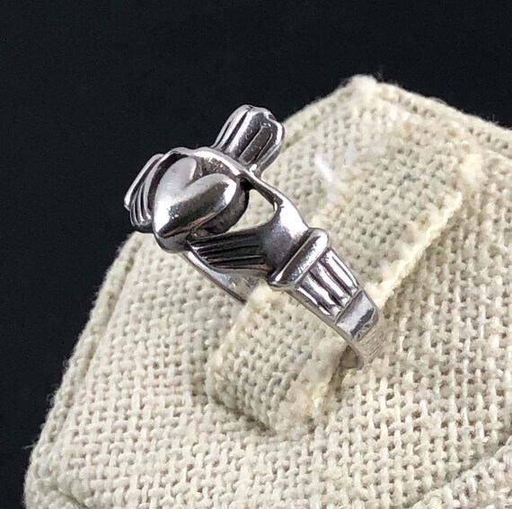 Sterling Silver Claddagh Ring: Celtic Love, Frien… - image 4