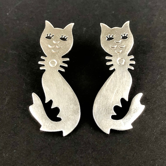 TAXCO Sterling Silver Cat Earrings: Artisan Mexican Silver Studs