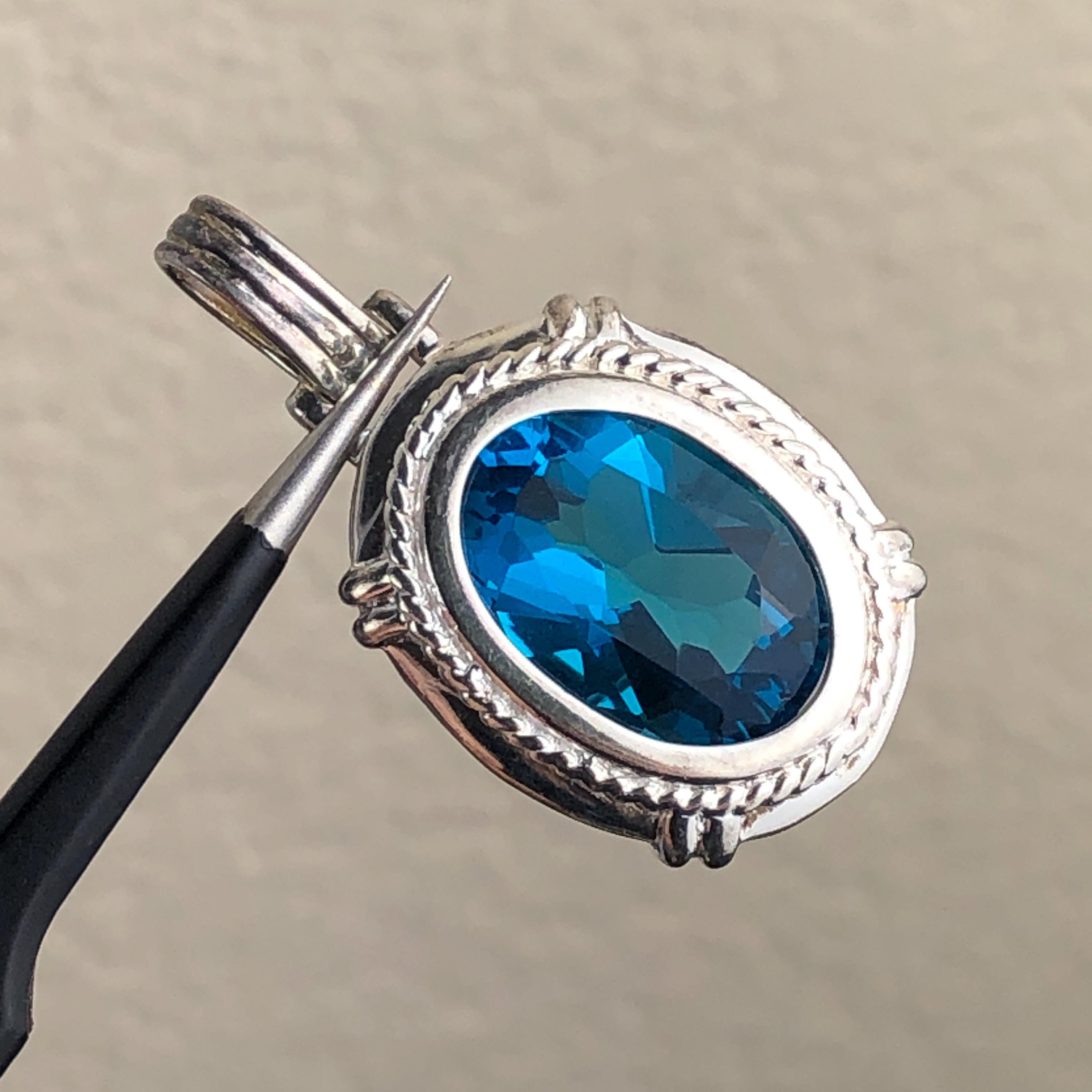 ヴィンテージ 925 スターリングシルバーとオーバルファセットダーク