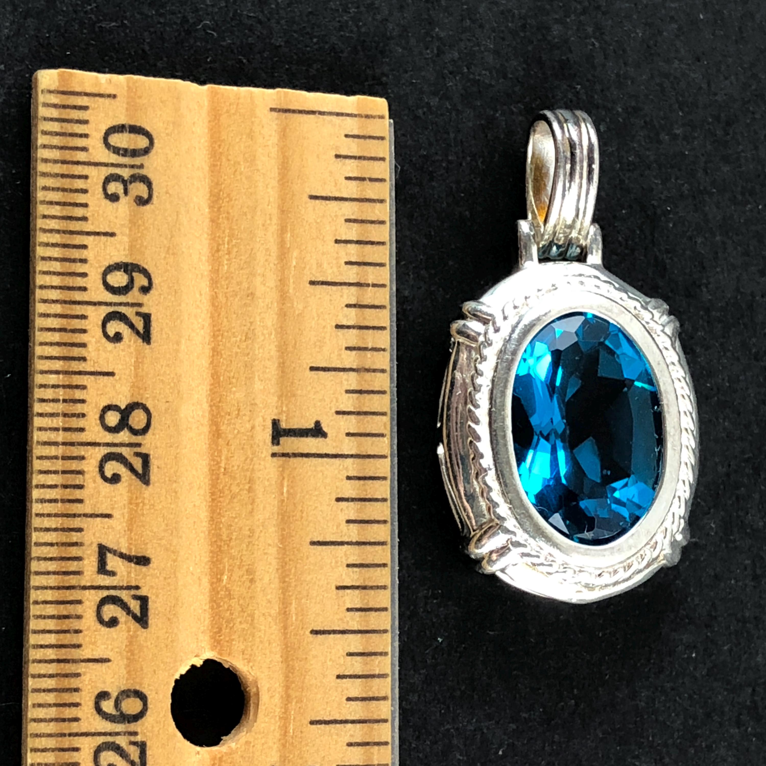 ヴィンテージ 925 スターリングシルバーとオーバルファセットダーク