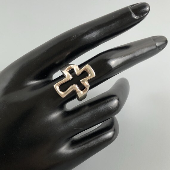 Sterling Silver Openwork Cross Shaped Statement R… - image 2
