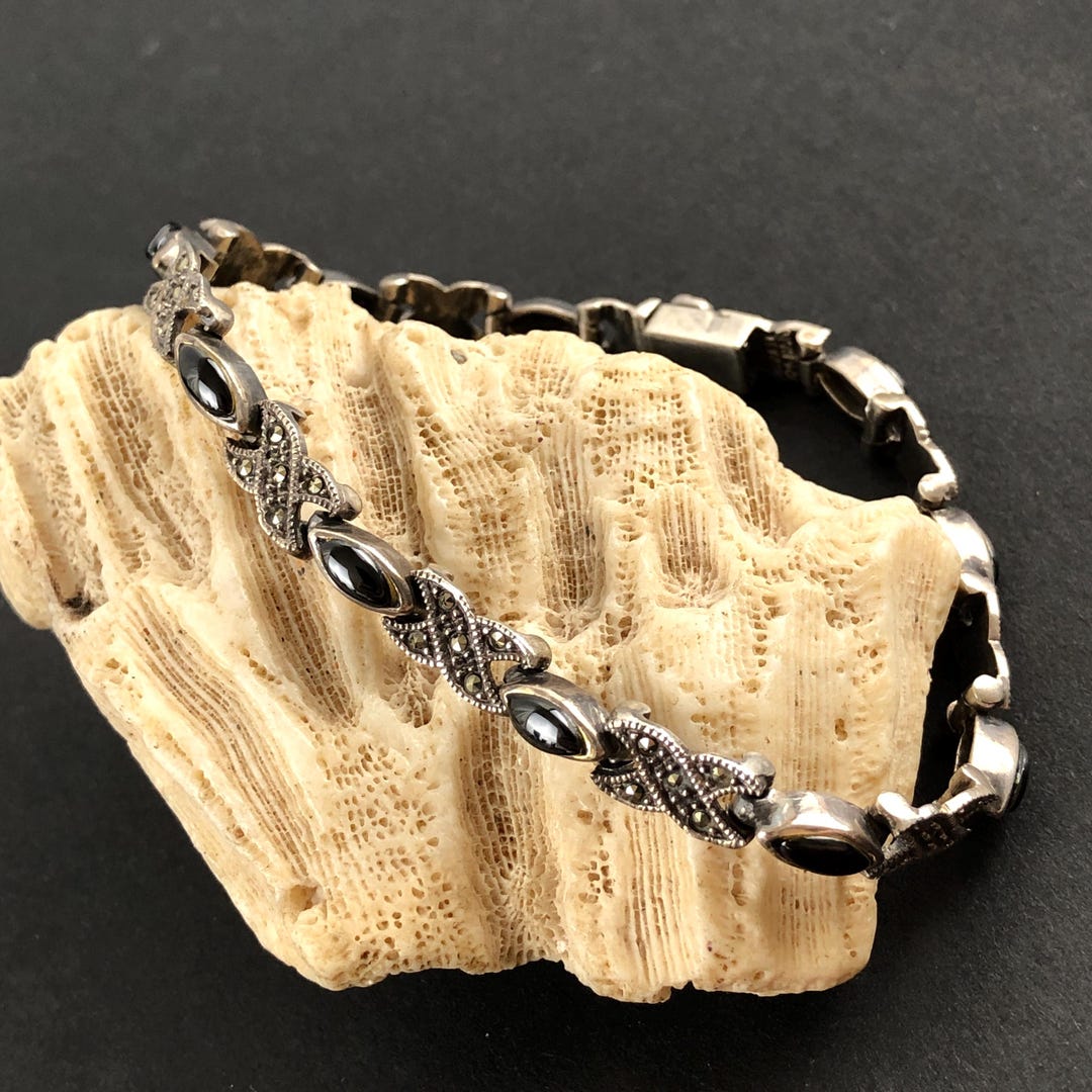 Vintage Sterling Silver Marcasite Onyx XOXO Tennis Bracelet (7.5