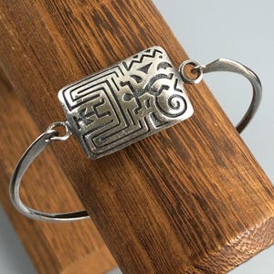 Vintage Southwestern Phyllis Woods Sterling Silver Hinged Hook Bangle Bracelet: Native American Design, 6.7-7"