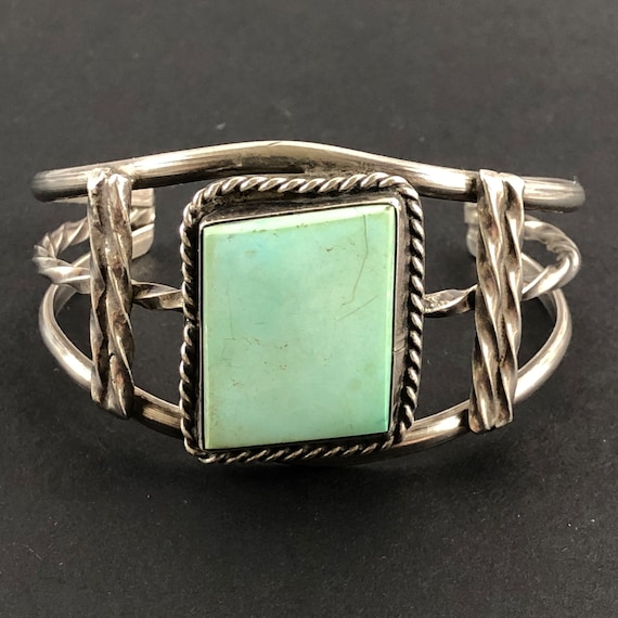 南西部ナバホ族のターコイズスターリングシルバーカフブレスレット